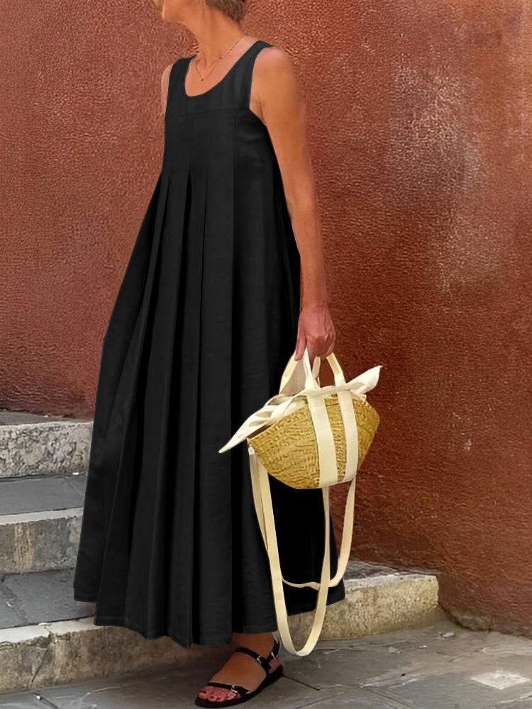 Olivia Bennet | Loose Sleeveless Pleated Solid Color Round-Neck Maxi Dresses
