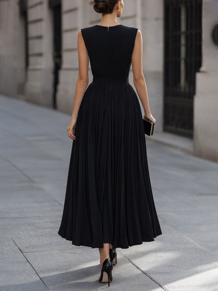 Olivia Bennet | Sleeveless Pleated Midi Dress