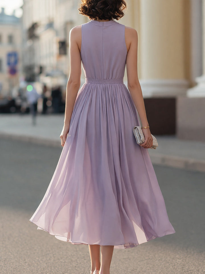 Olivia Bennet | Sleeveless Pleated Waist Midi Dress