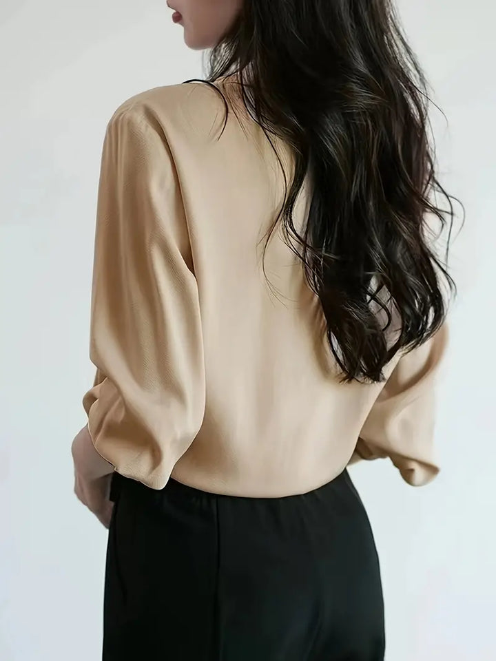 Olivia Bennet | Chic Blouse for Women in Lightweight Fabric