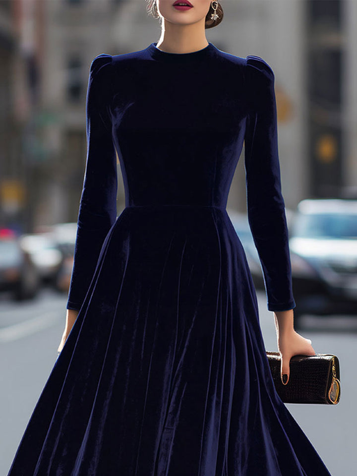 Olivia Bennet | Luxurious Velvet Long-Sleeve Midi Dress