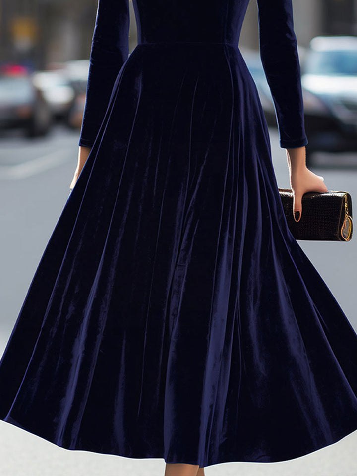 Olivia Bennet | Black Long-Sleeve Midi Velvet Dress