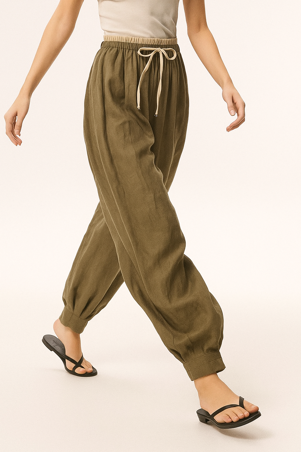 Olivia Bennet | Linen Trousers for Women in Natural Fit, Beige