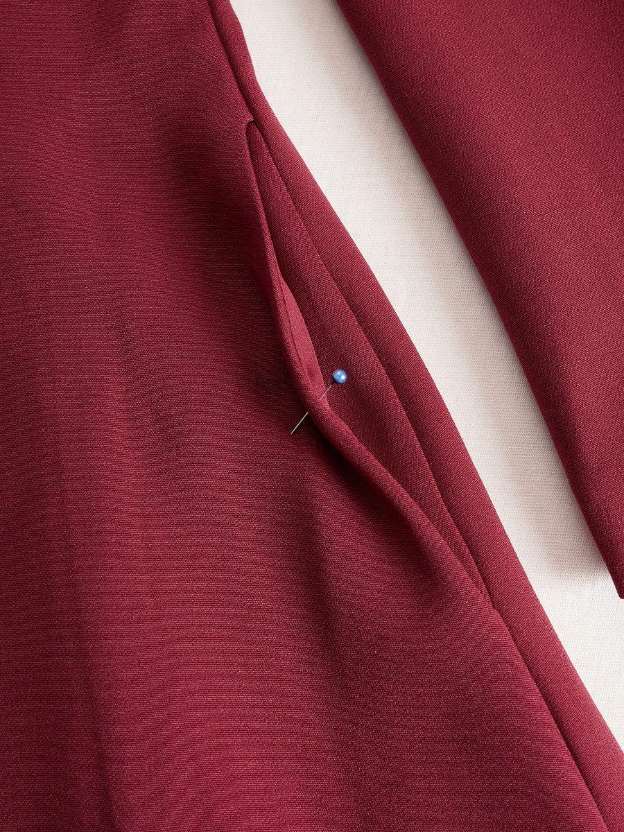 Olivia Bennet | Elegant Band Collar Button-Down Midi Dress With Belt