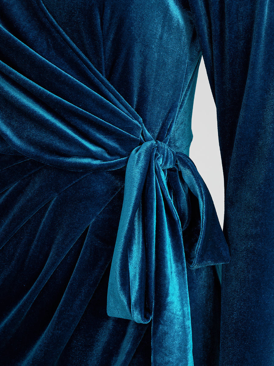 Olivia Bennet | Elegant Midnight Blue Velvet Wrap Midi Dress