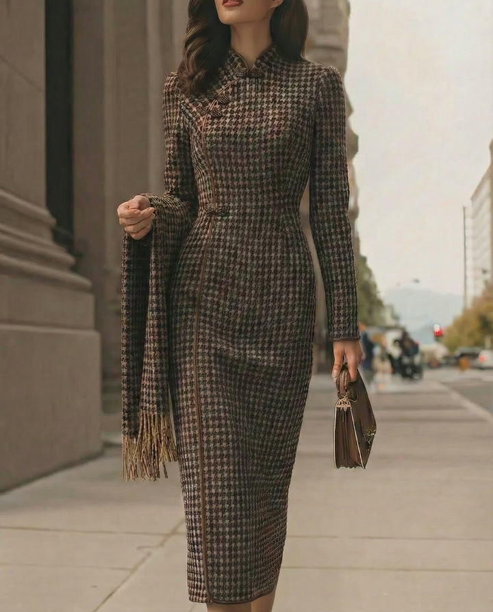 Olivia Bennet | Black and White Houndstooth Tailored Fit Wool-Blend Midi Dress