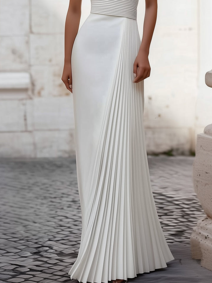 Olivia Bennet | Elegant Satin Pleated Halter-Neck Evening Gown