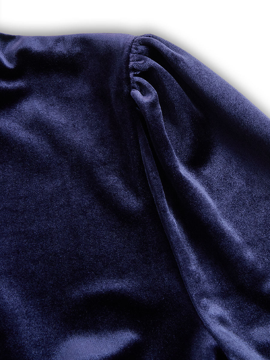 Olivia Bennet | Luxurious Velvet Long-Sleeve Midi Dress