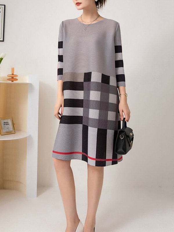 Olivia Bennet | A-Line Loose Contrast Color Plaid Pleated Round-Neck Mini Dresses