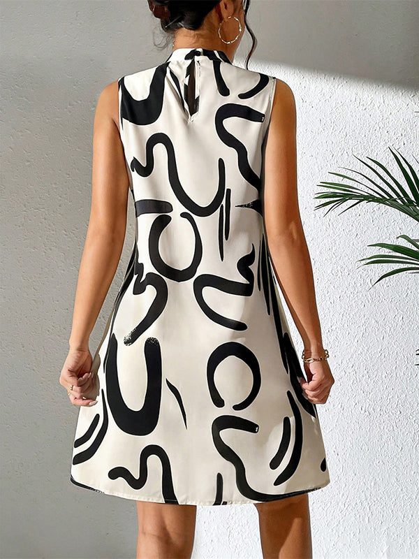 Olivia Bennet | A-line Sleeveless Contrast Color Printed Mini Dresses
