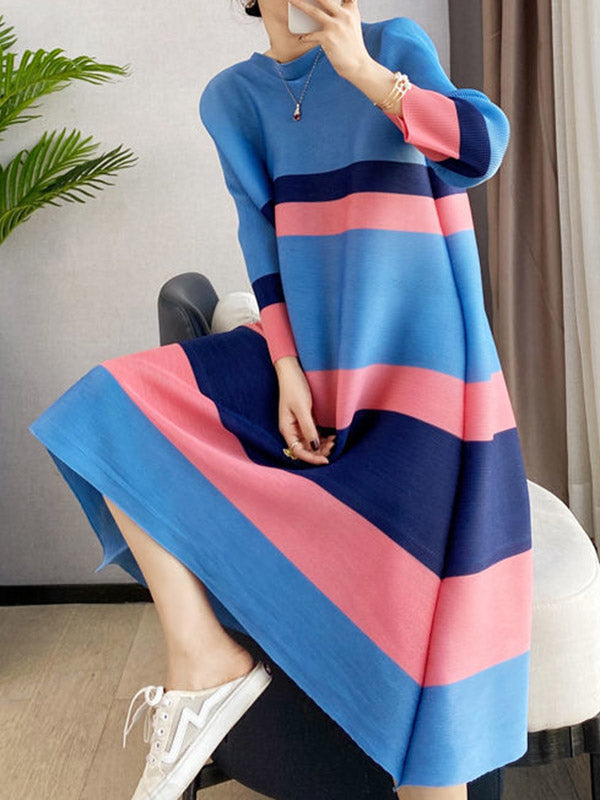 Olivia Bennet | A-Line Loose Pleated Striped Round-Neck Midi Dresses