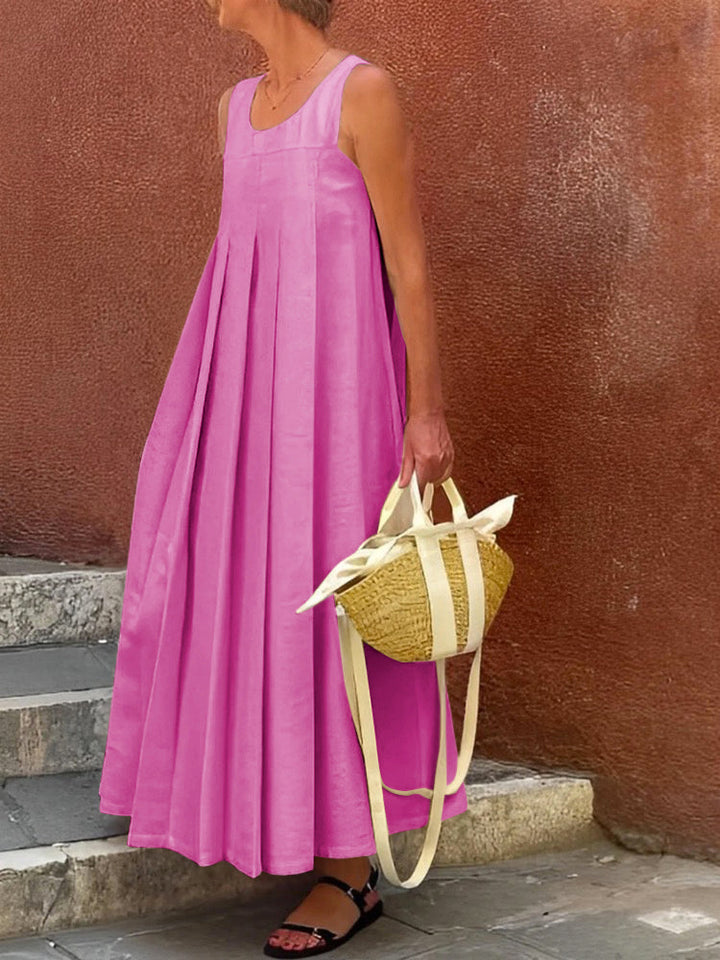 Olivia Bennet | Loose Sleeveless Pleated Solid Color Round-Neck Maxi Dresses