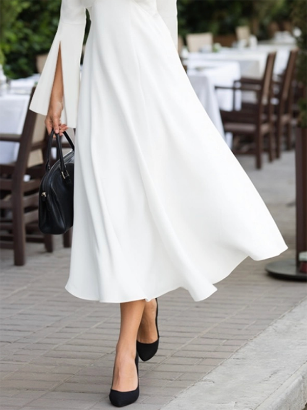 Olivia Bennet | Long Sleeves Solid Color V-Neck Midi Dresses