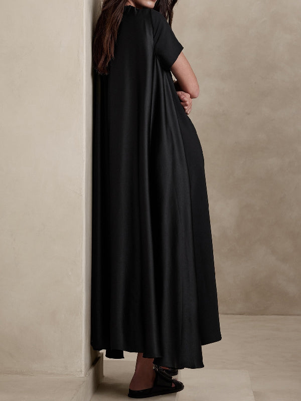 Olivia Bennet | Loose Short Sleeves Pockets Solid Color Round-Neck Maxi Dresses