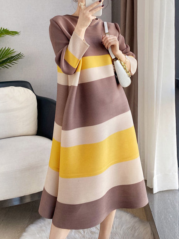 Olivia Bennet | A-Line Loose Pleated Striped Round-Neck Midi Dresses