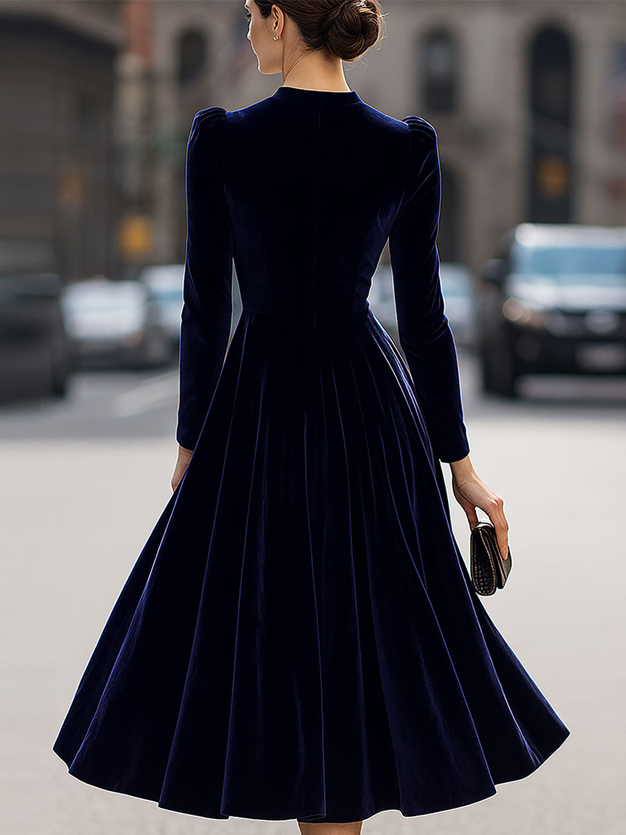Olivia Bennet | Black Long-Sleeve Midi Velvet Dress