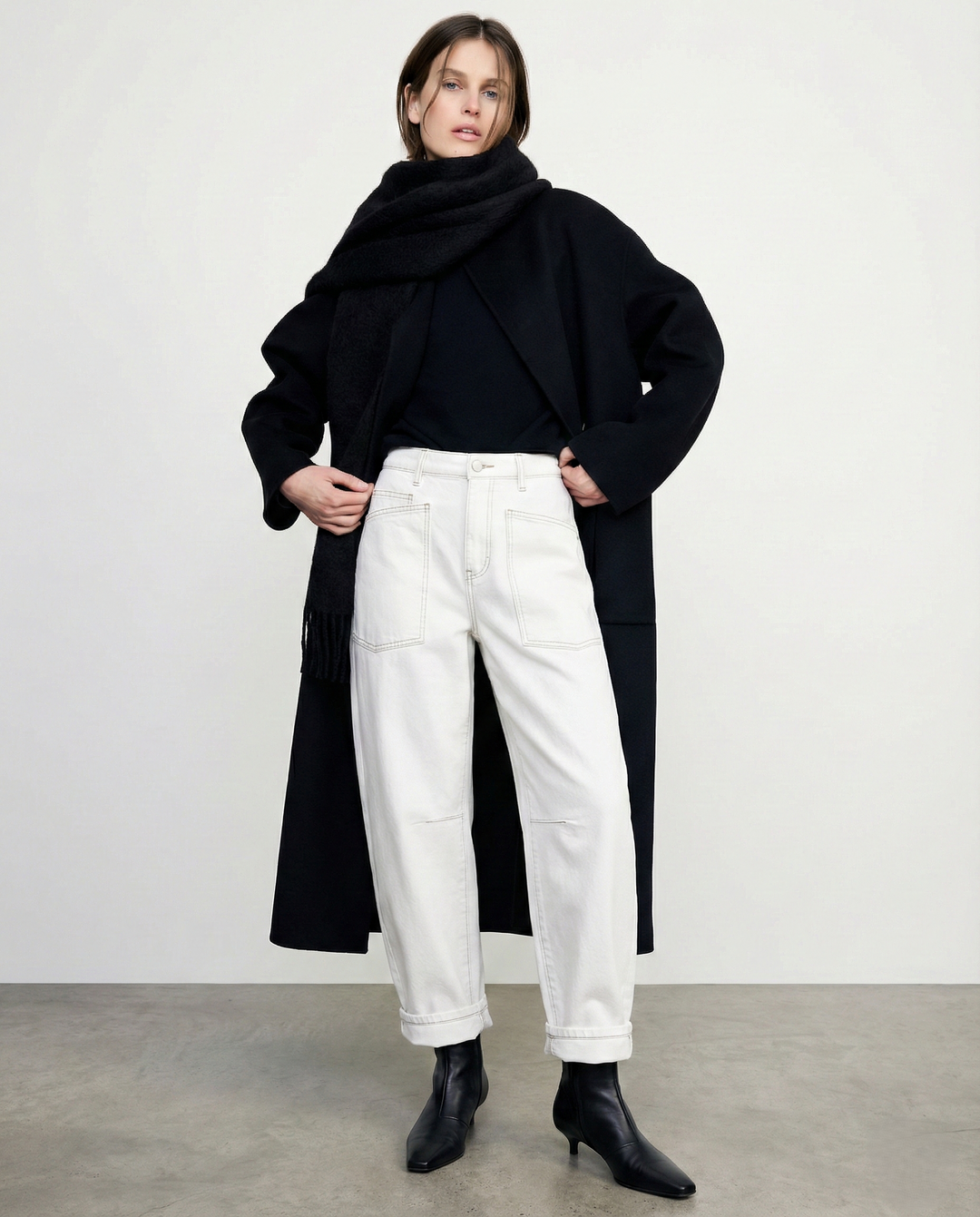 Olivia Bennet | Structured Barrel Jeans for Women in Denim