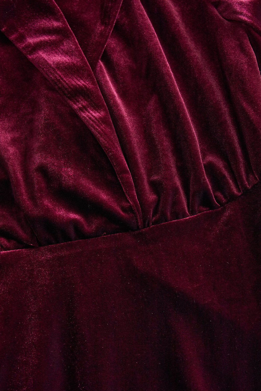 Olivia Bennet | Midnight Long-Sleeve Gold-Trim Velvet Dress