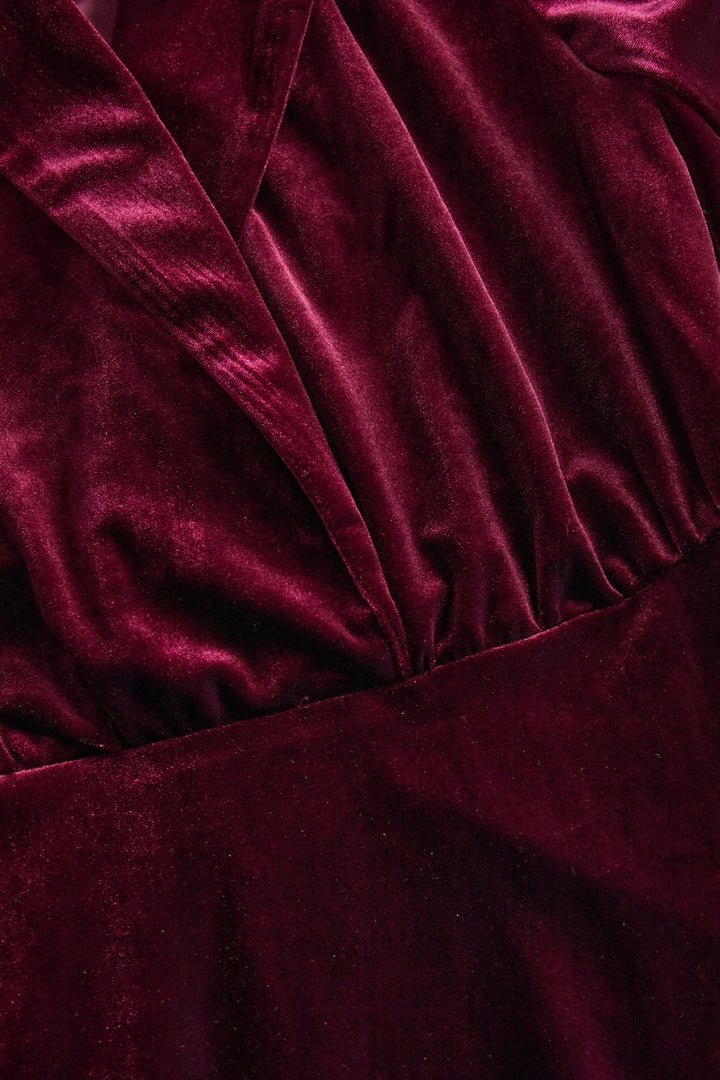 Olivia Bennet | Midnight Long-Sleeve Gold-Trim Velvet Dress