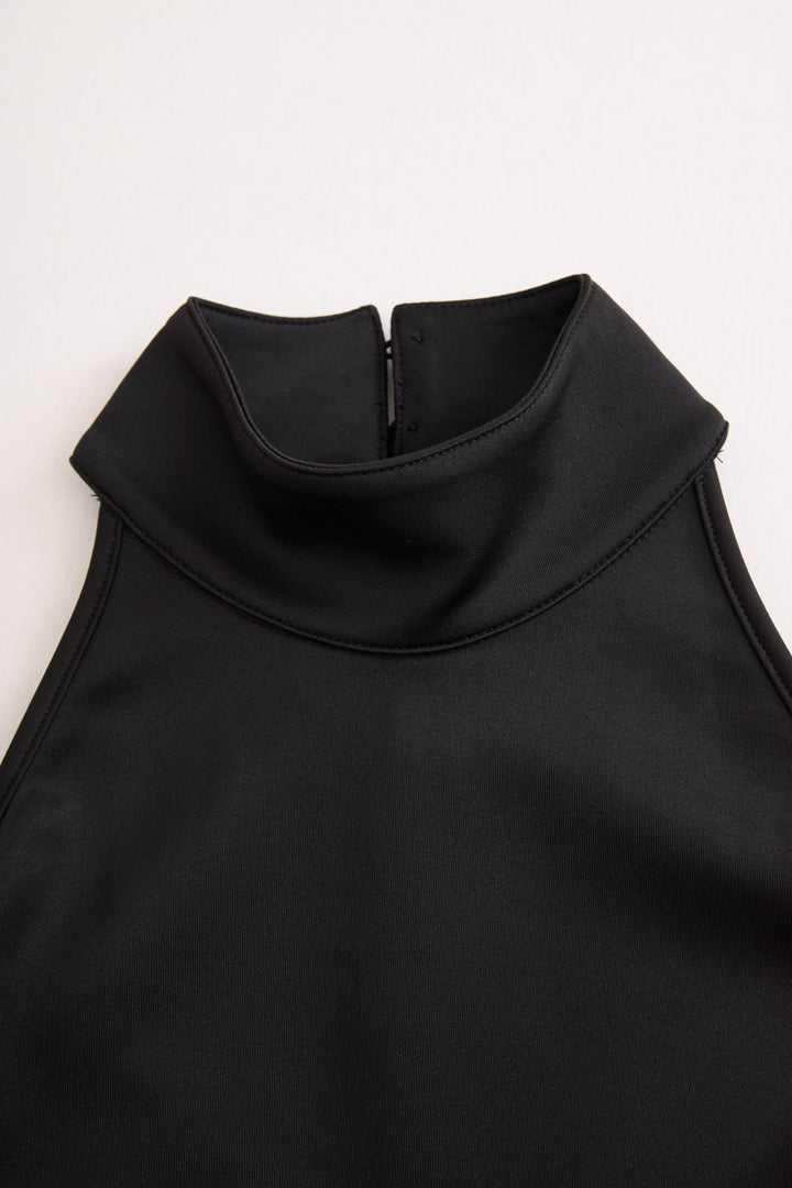Olivia Bennet | Black and White High-Neck Midi Crepe Dress