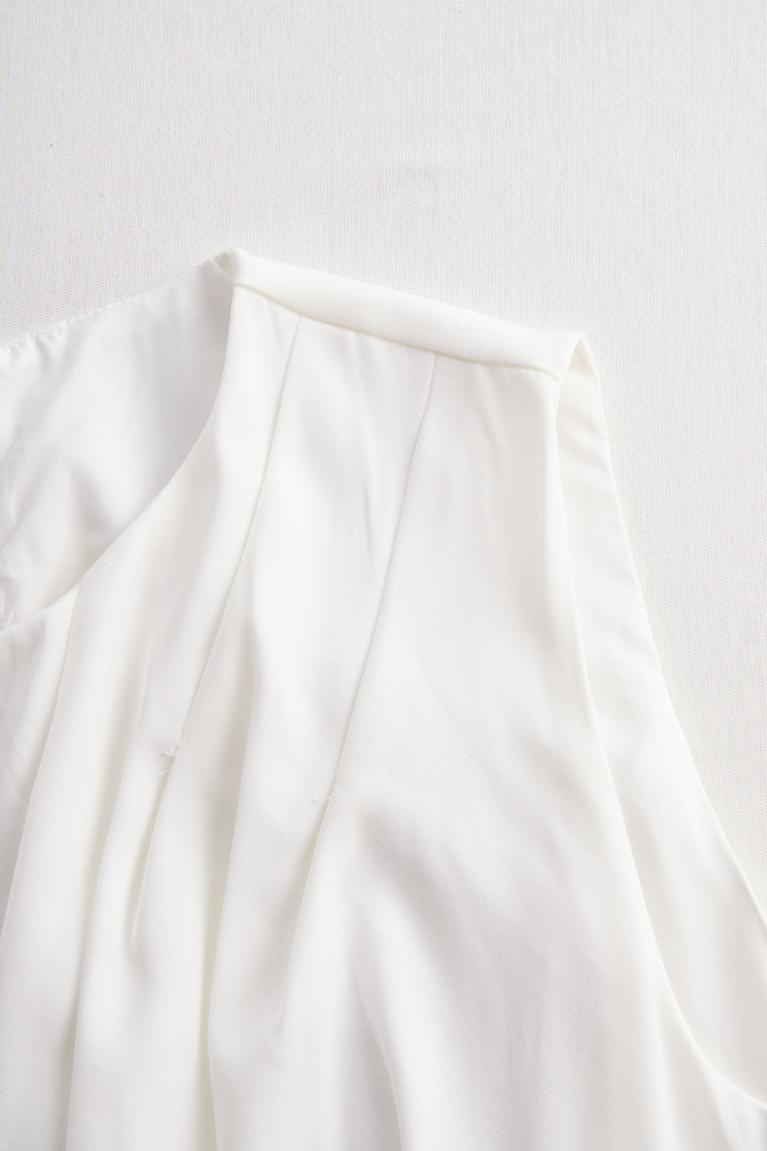 Olivia Bennet | Elegant Sleeveless A-Line Midi Dress