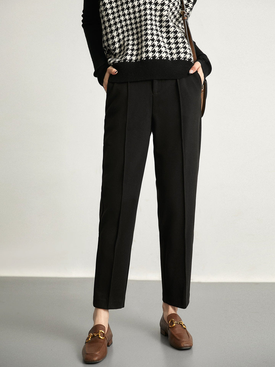 Olivia Bennet | Trousers for Women in Natural Fabric, Slim Fit, Gray, Contemporary Style