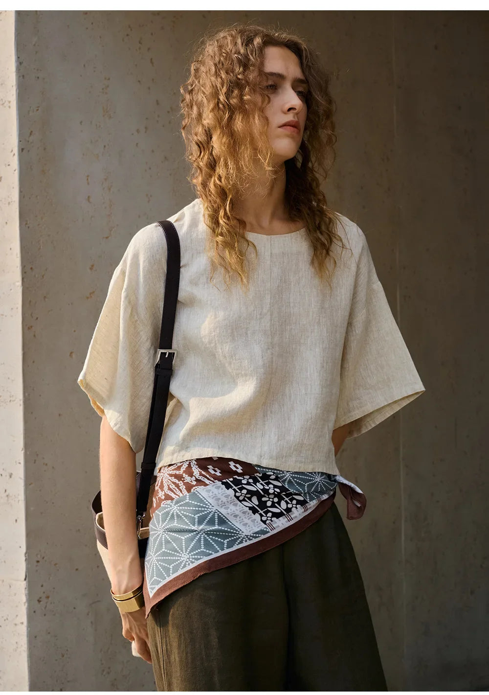 Olivia Bennet | Flared Sleeve Linen Pullover