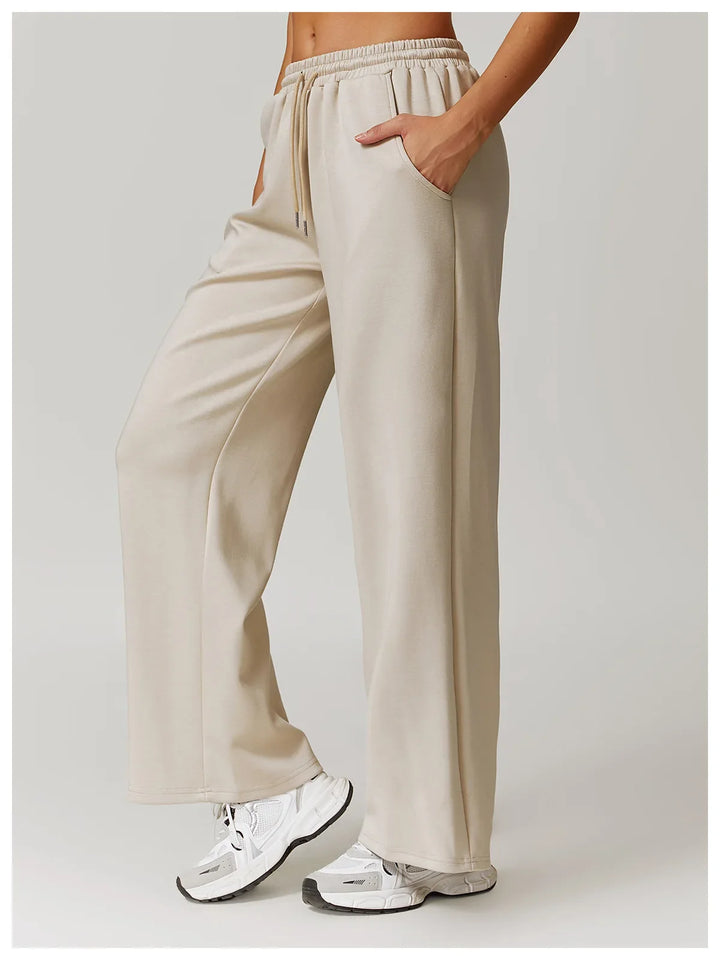 Olivia Bennet | High Rise Pant for Women in Black