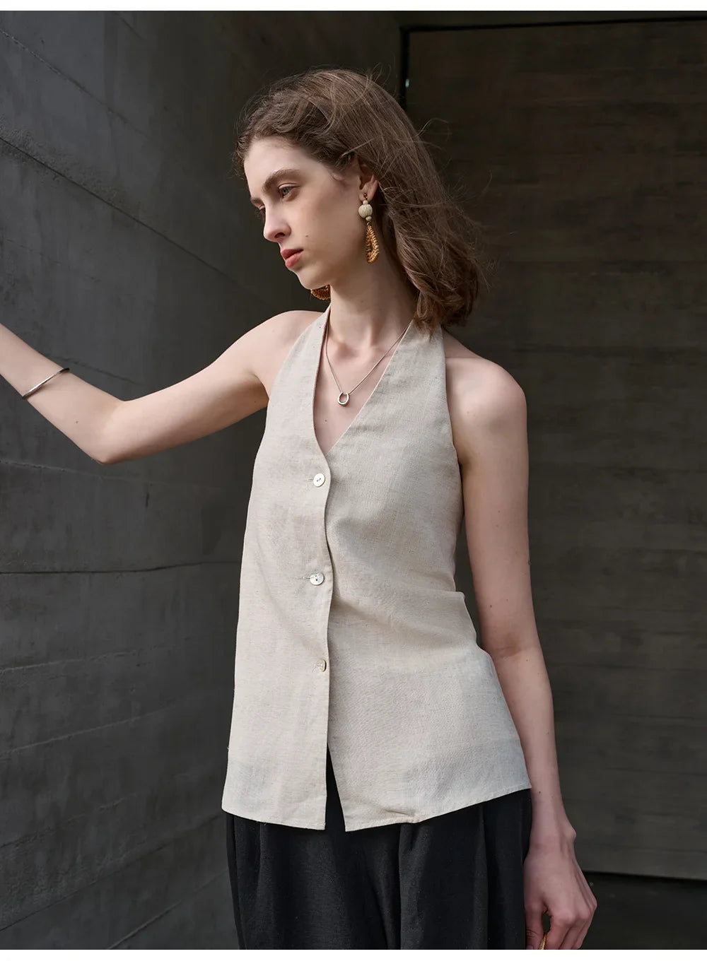 Olivia Bennet | Linen Halter Waistcoat Top
