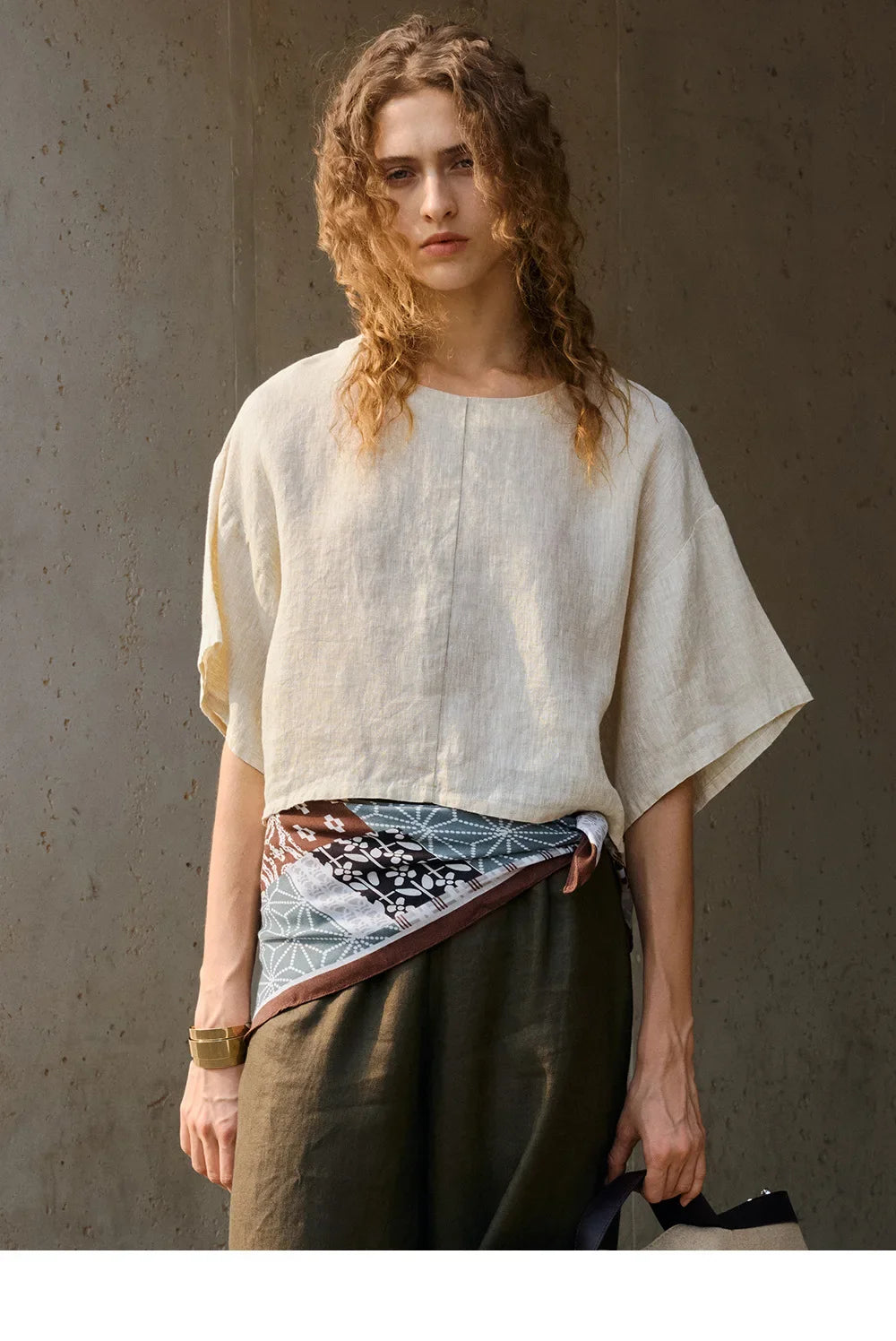 Olivia Bennet | Flared Sleeve Linen Pullover