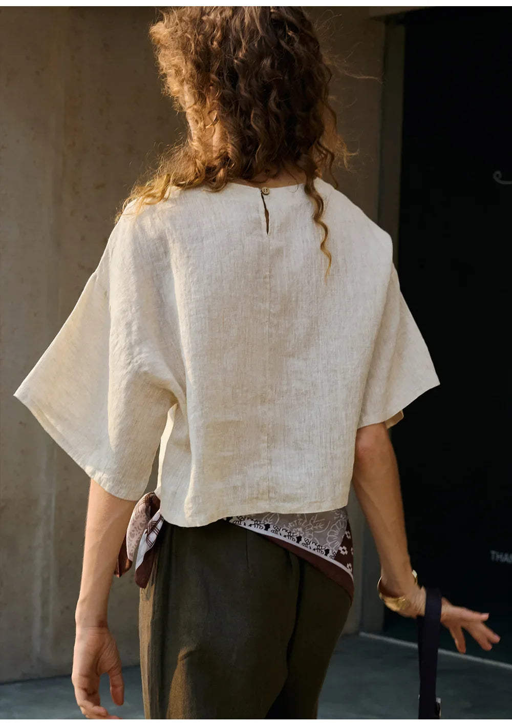 Olivia Bennet | Flared Sleeve Linen Pullover