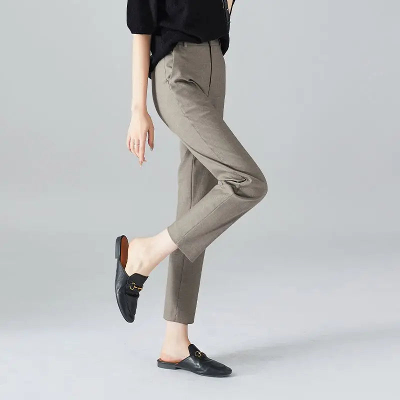 Olivia Bennet | High-Waist Trousers for Women in Elegant Fit, Black