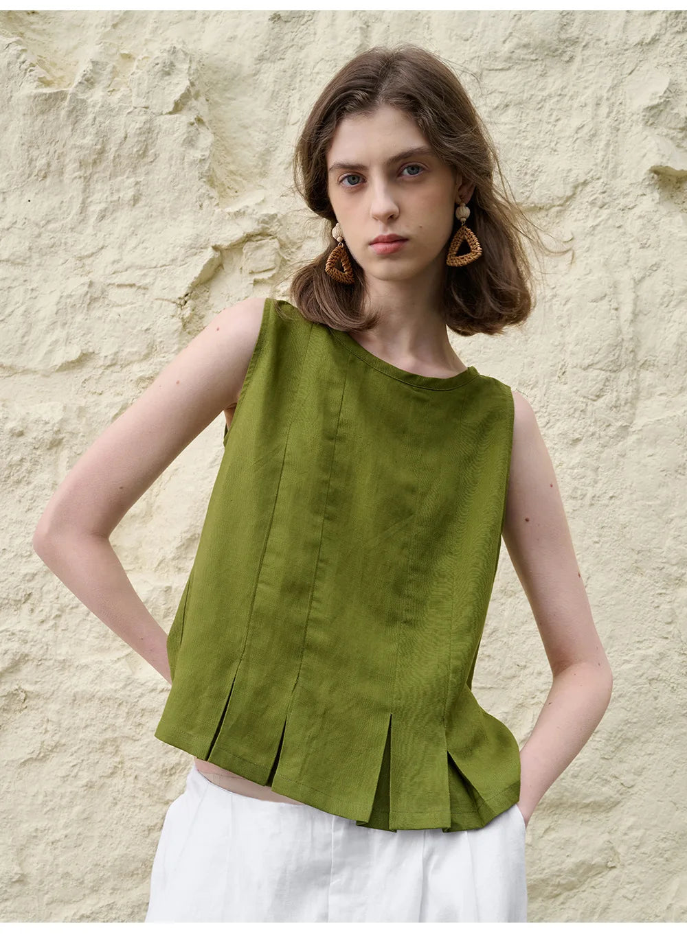 Olivia Bennet | Pleated Hem Linen Top