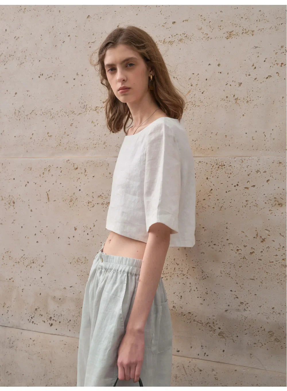 Olivia Bennet | Boxy Linen Crop Top
