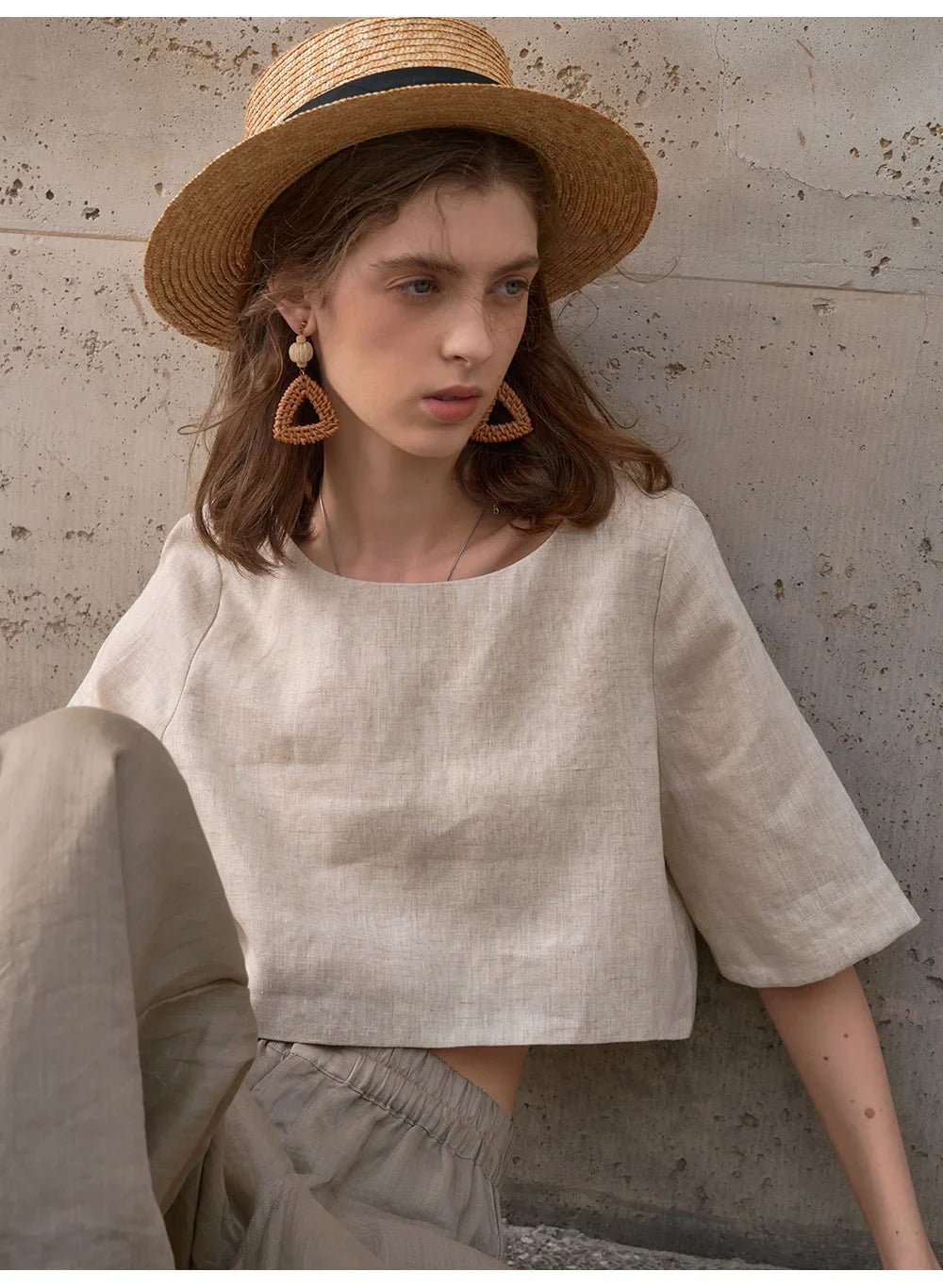 Olivia Bennet | Boxy Linen Crop Top