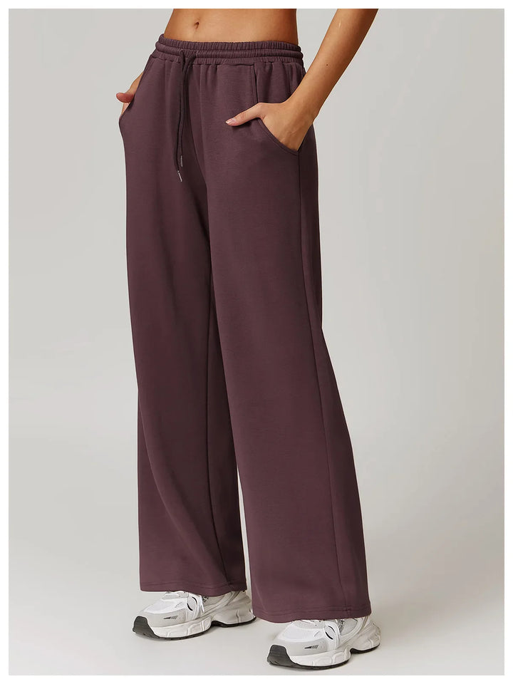 Olivia Bennet | High Rise Pant for Women in Black