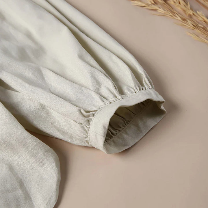 Olivia Bennet | Gathered Lantern Sleeve Blouse