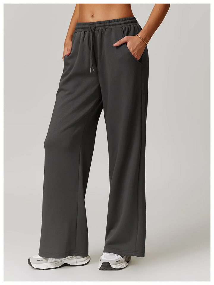 Olivia Bennet | High Rise Pant for Women in Black
