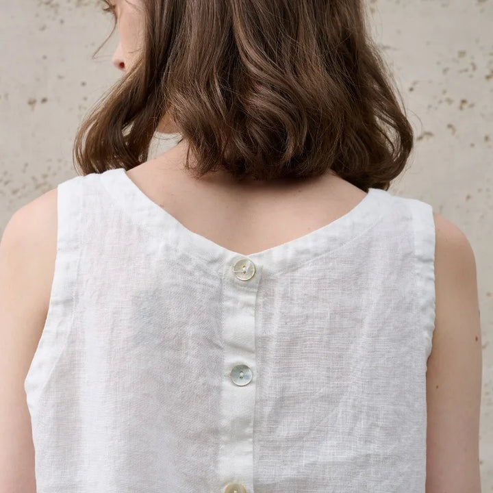 Olivia Bennet | Asymmetric Linen Crop Top