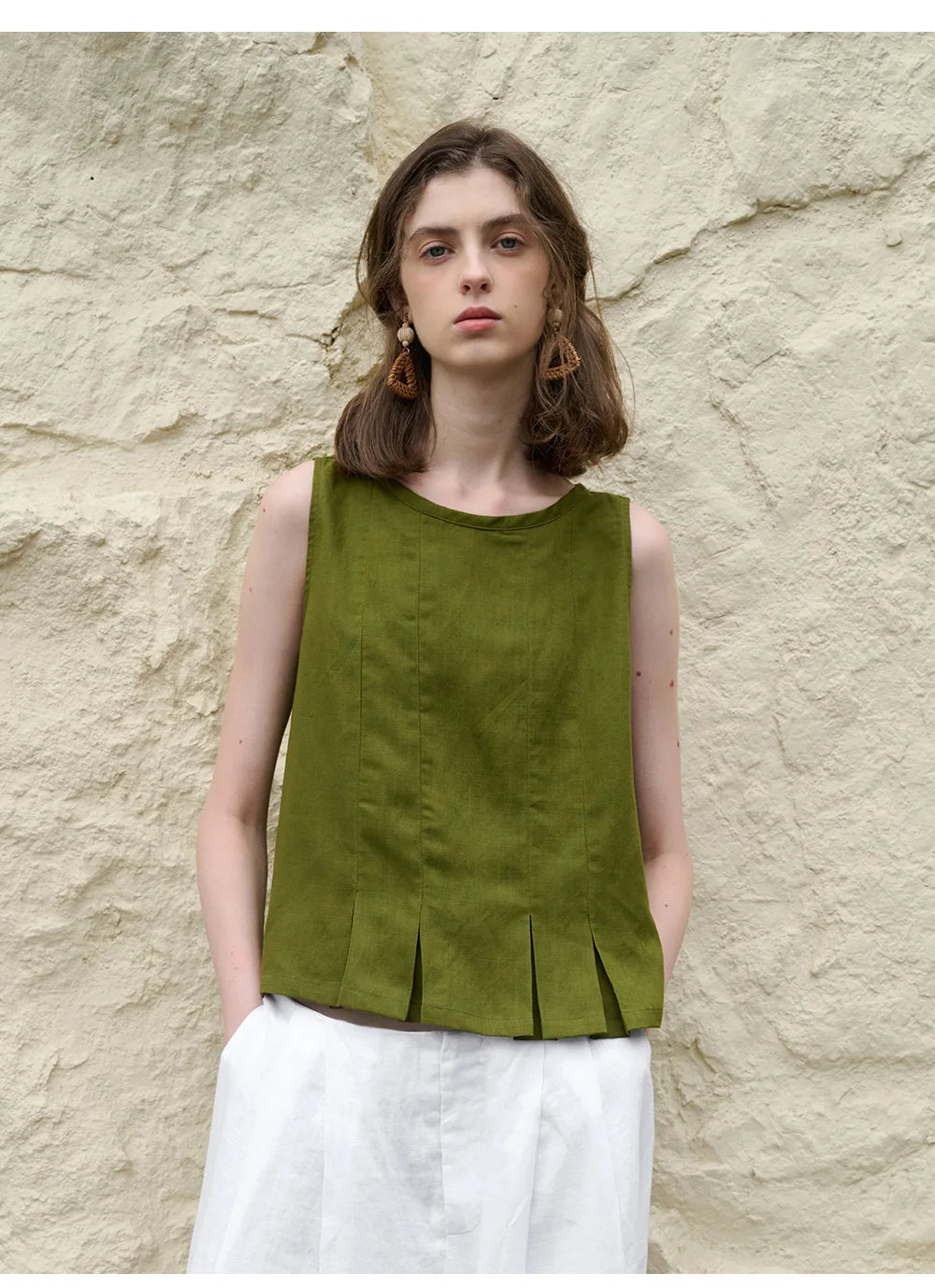 Olivia Bennet | Pleated Hem Linen Top