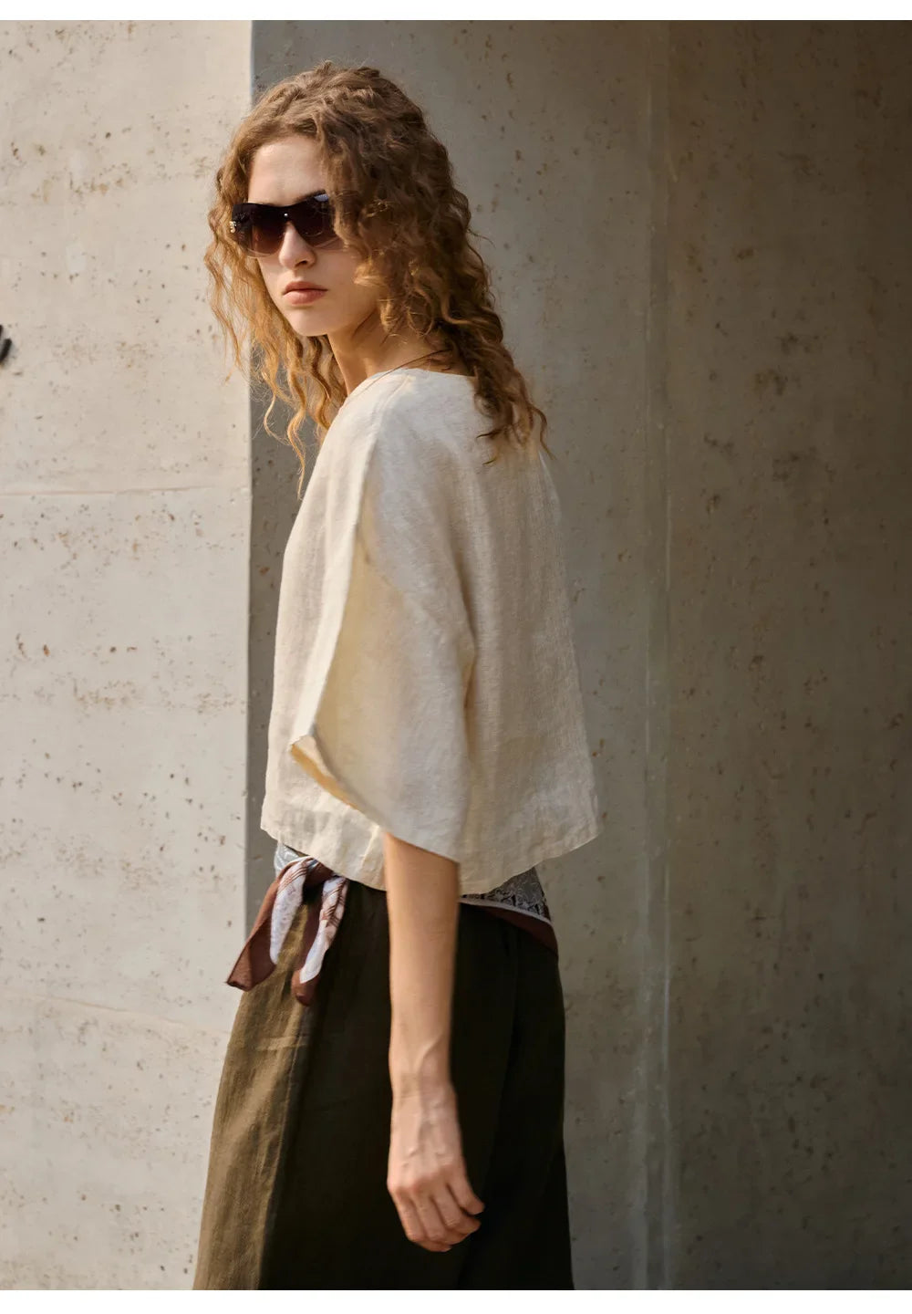Olivia Bennet | Flared Sleeve Linen Pullover