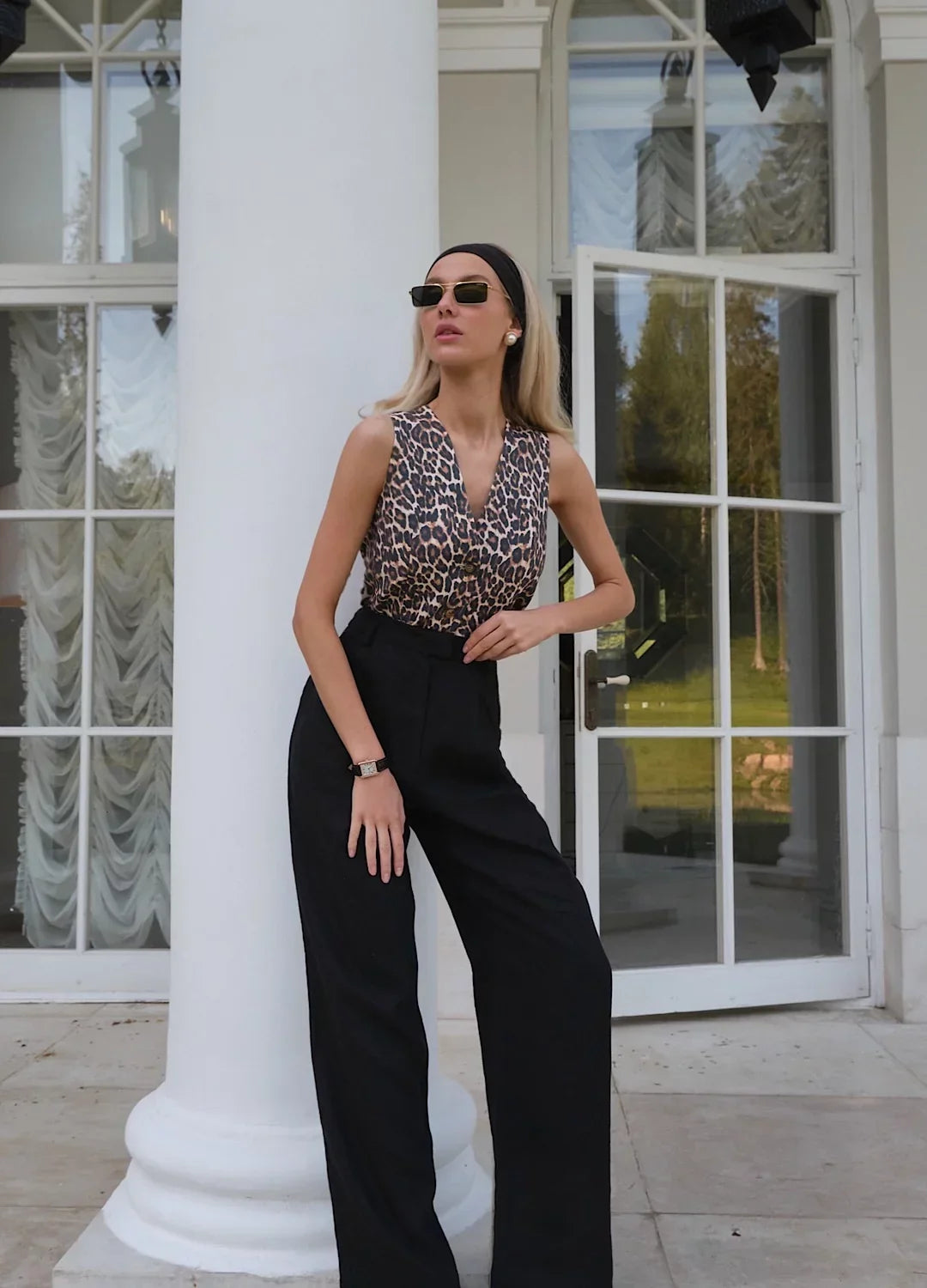 Olivia Bennet | Linen Wide-Leg Trousers for Women in Natural