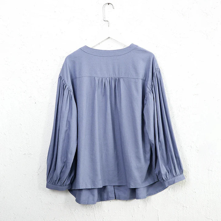 Olivia Bennet | Gathered Lantern Sleeve Blouse