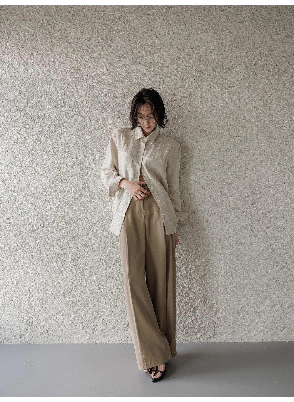 Olivia Bennet | Pleated Linen Button Shirt
