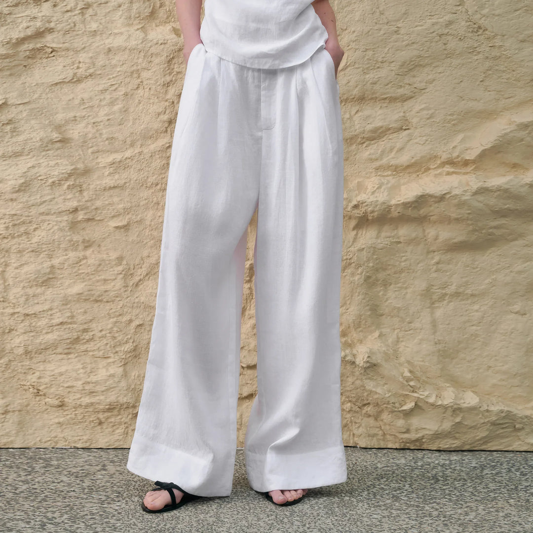 Olivia Bennet | Pleated Wide Leg Linen Pant