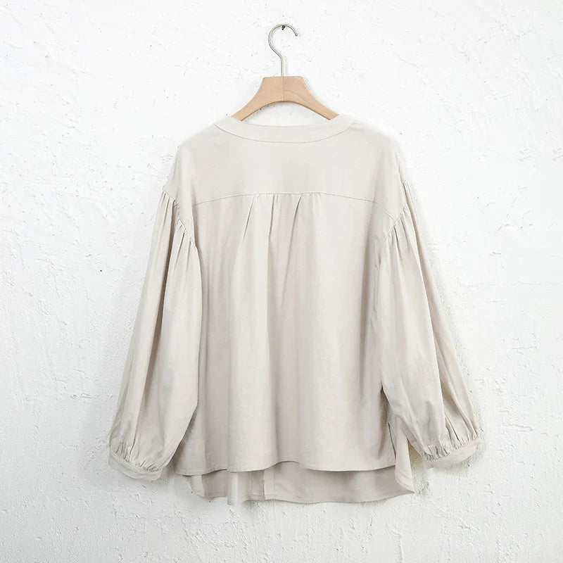 Olivia Bennet | Gathered Lantern Sleeve Blouse