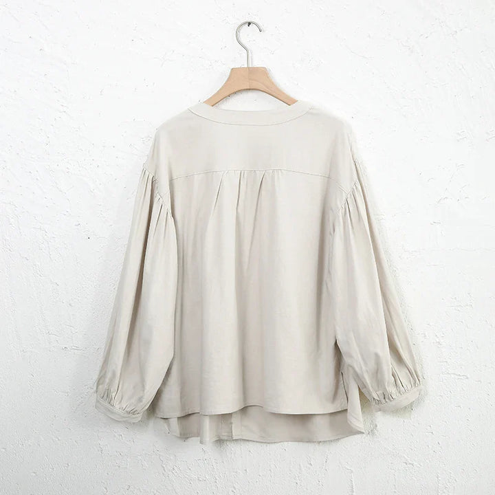 Olivia Bennet | Gathered Lantern Sleeve Blouse