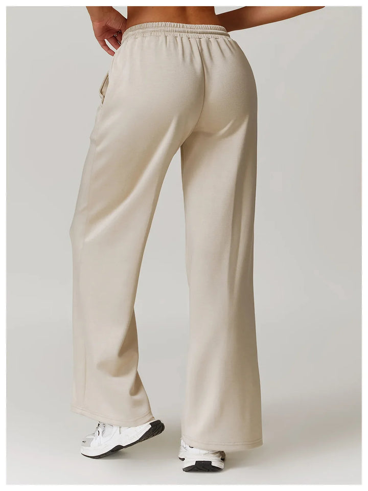 Olivia Bennet | High Rise Pant for Women in Black
