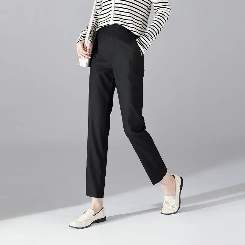 Olivia Bennet | High-Waist Trousers for Women in Elegant Fit, Black