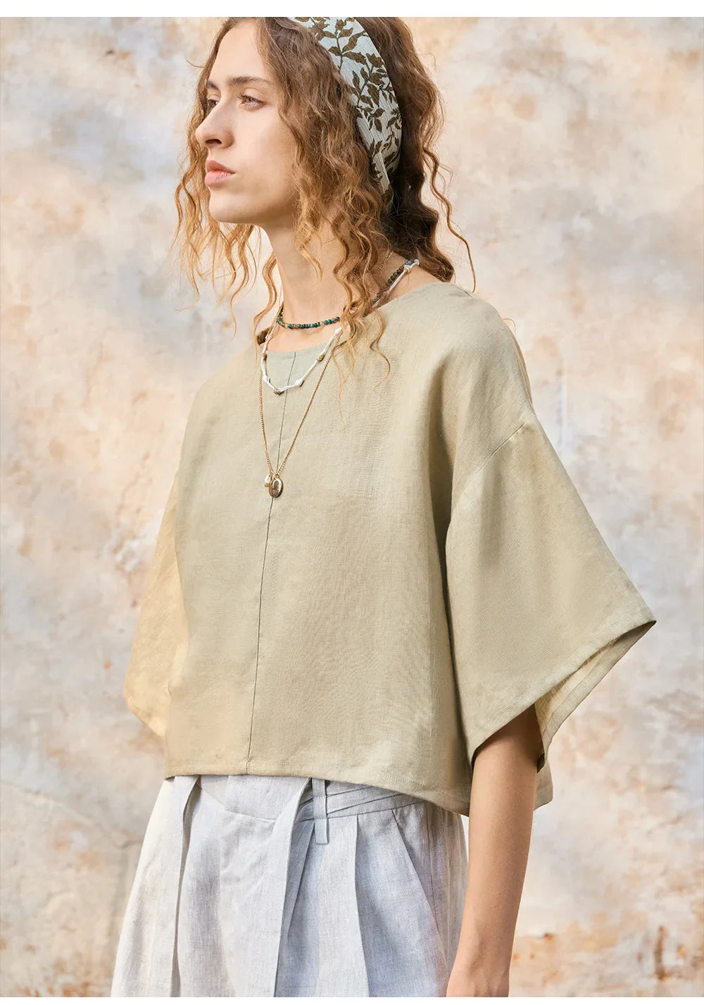 Olivia Bennet | Flared Sleeve Linen Pullover